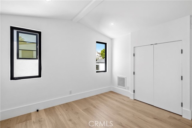 Detail Gallery Image 14 of 20 For 700 1/2 Iris, Corona Del Mar,  CA 92625 - 2 Beds | 2/1 Baths