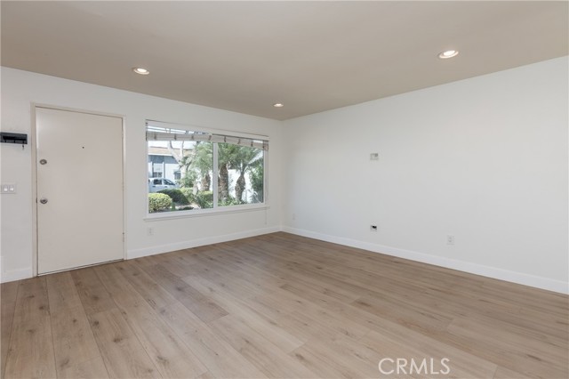 Detail Gallery Image 14 of 36 For 9538 Bickley Dr #2,  Huntington Beach,  CA 92646 - 2 Beds | 1/1 Baths