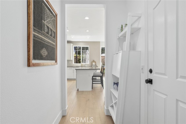 24229 La Montura Drive, Valencia CA: https://media.crmls.org/medias/81912be4-a55d-4bc4-b4f2-fd487bc50bf4.jpg