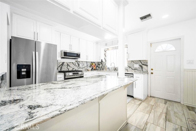 Detail Gallery Image 19 of 51 For 3034 N Ocana, Long Beach,  CA 90808 - 5 Beds | 2 Baths