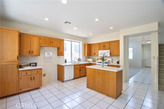 23794 Marin Court, Murrieta CA: https://media.crmls.org/medias/8191cfbb-7077-43cc-9722-f256e0a3486b.jpg