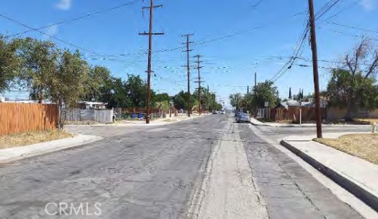 Detail Gallery Image 3 of 3 For 44913 Redwood, Lancaster,  CA 93534 - 2 Beds | 1 Baths