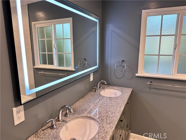 Detail Gallery Image 30 of 47 For 5369 Topeka Dr, Tarzana,  CA 91356 - 3 Beds | 2/1 Baths