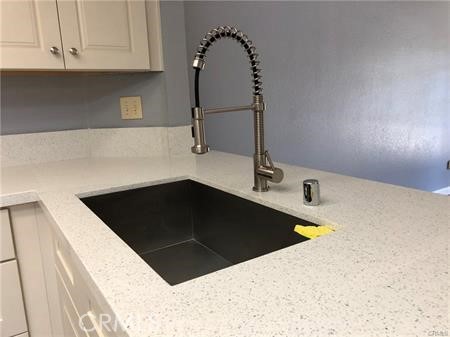 https://media.crmls.org/medias/8192d62f-88c5-4815-964a-ca061b0ce945.jpg?preset=X-Large
