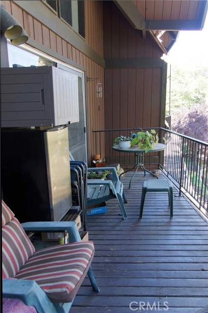 upper deck off livingroom