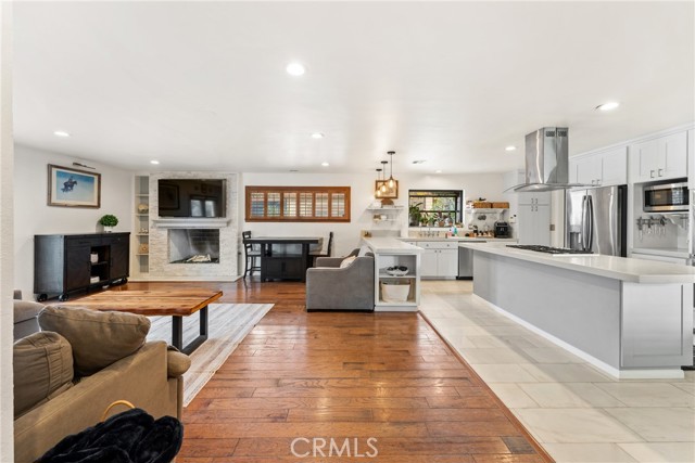 Detail Gallery Image 3 of 38 For 5494 Electric Ave, San Bernardino,  CA 92407 - 3 Beds | 3 Baths