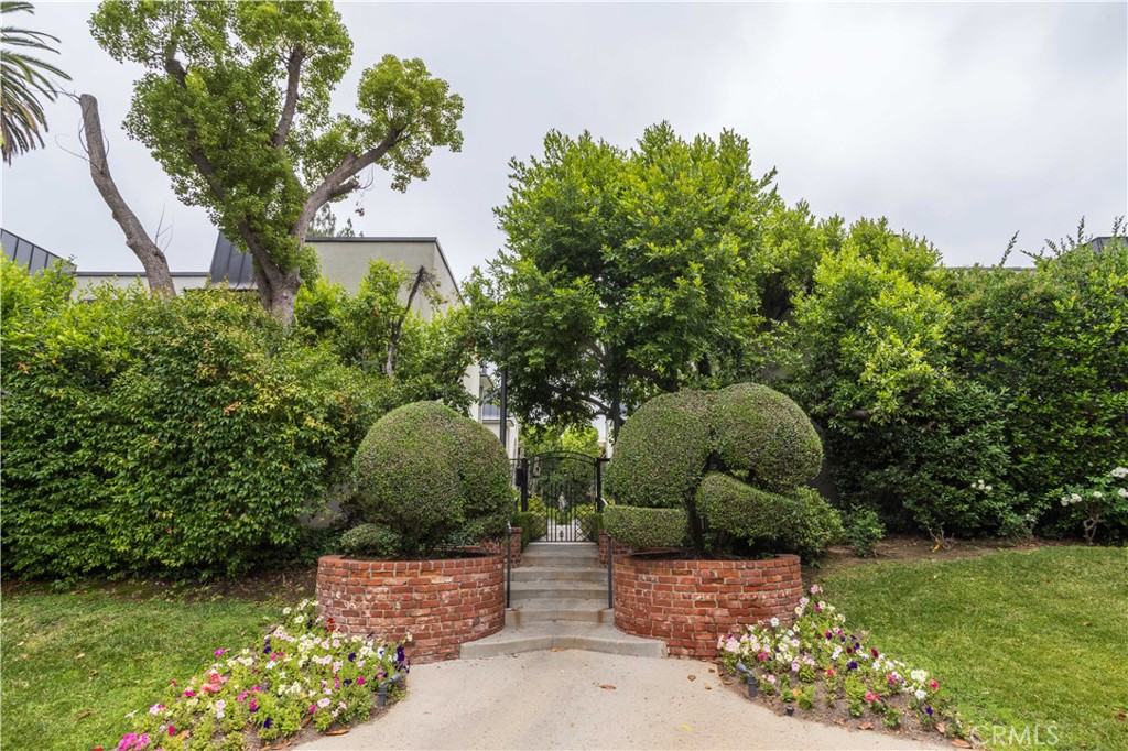740 S Orange Grove Boulevard #7