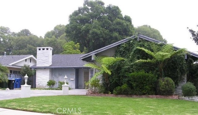 Detail Gallery Image 1 of 4 For 6524 Petit Ave, Van Nuys,  CA 91406 - 4 Beds | 2 Baths