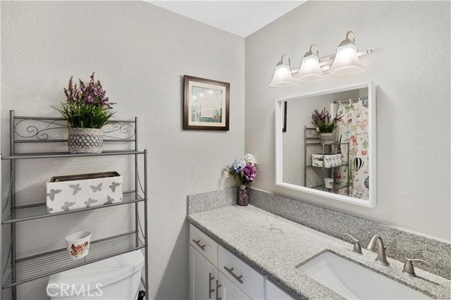 Detail Gallery Image 13 of 15 For 13686 Kiowa Rd, Apple Valley,  CA 92308 - 3 Beds | 2 Baths