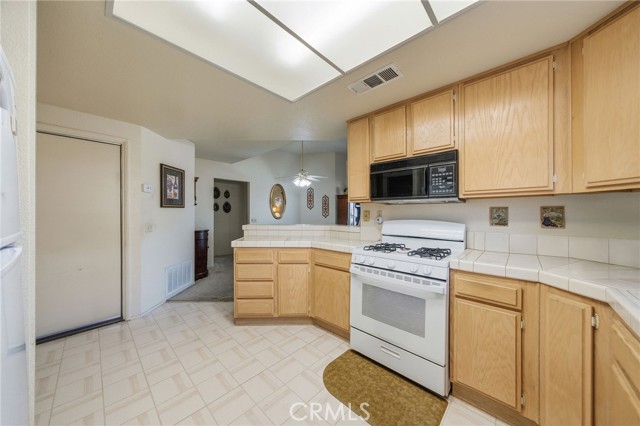 Detail Gallery Image 15 of 31 For 28281 via Cascadita, Menifee,  CA 92585 - 2 Beds | 2 Baths