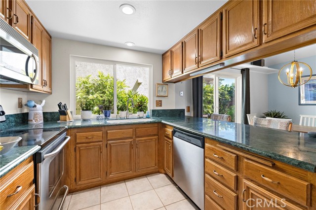 Detail Gallery Image 12 of 38 For 15 Milazzo, Irvine,  CA 92620 - 3 Beds | 2/1 Baths