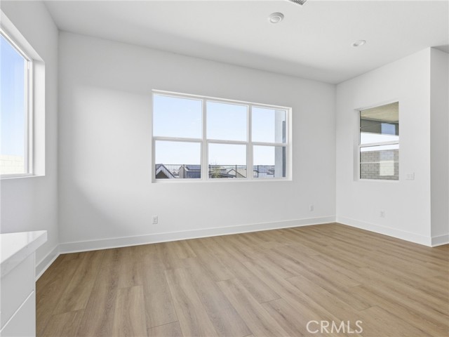 Detail Gallery Image 10 of 41 For 27558 Juniper Ln, Valencia,  CA 91381 - 5 Beds | 4/1 Baths