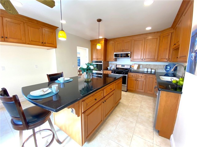 2806 Spreckels Lane, Redondo Beach, California 90278, 3 Bedrooms Bedrooms, ,2 BathroomsBathrooms,Residential,Sold,Spreckels,SB22003086