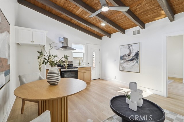 Detail Gallery Image 12 of 49 For 10007 Debra, Granada Hills,  CA 91343 - 4 Beds | 3 Baths