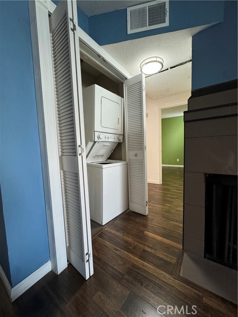 Detail Gallery Image 11 of 20 For 7045 Woodley Ave #110,  Van Nuys,  CA 91406 - 2 Beds | 2 Baths