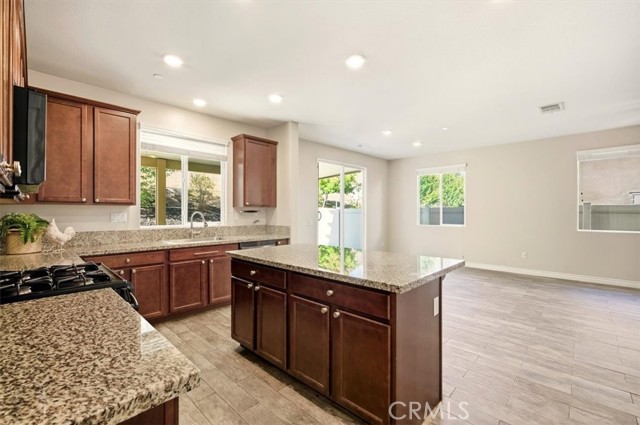 Detail Gallery Image 16 of 50 For 3715 Bur Oak, San Bernardino,  CA 92407 - 4 Beds | 3 Baths