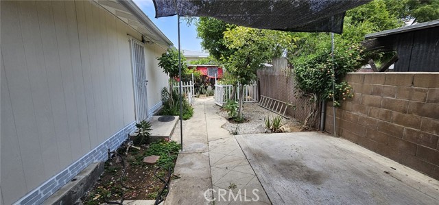 450 W D Street, Colton CA: https://media.crmls.org/medias/81994237-7cd1-465e-bdc6-62d872295953.jpg