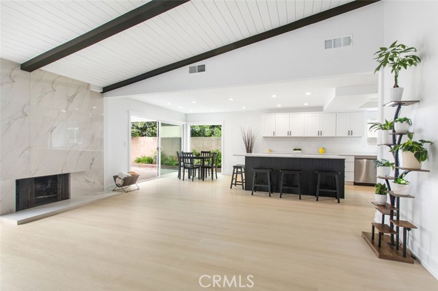 7231 Siena Avenue, Westminster CA: https://media.crmls.org/medias/819a4f90-a5ce-48a2-978f-cb1d2df78a60.jpg