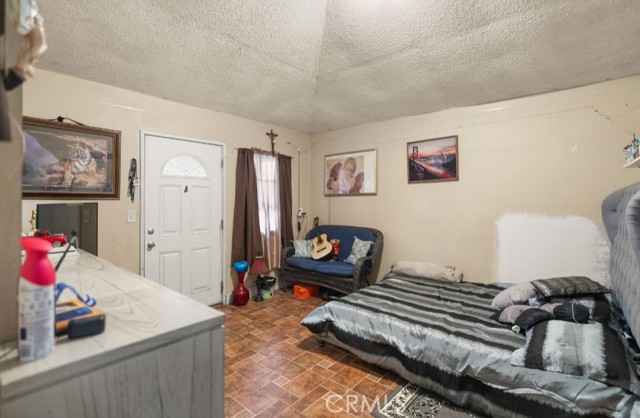 Detail Gallery Image 13 of 18 For 232 Rodriguez Ave, Shafter,  CA 93263 - 3 Beds | 1 Baths