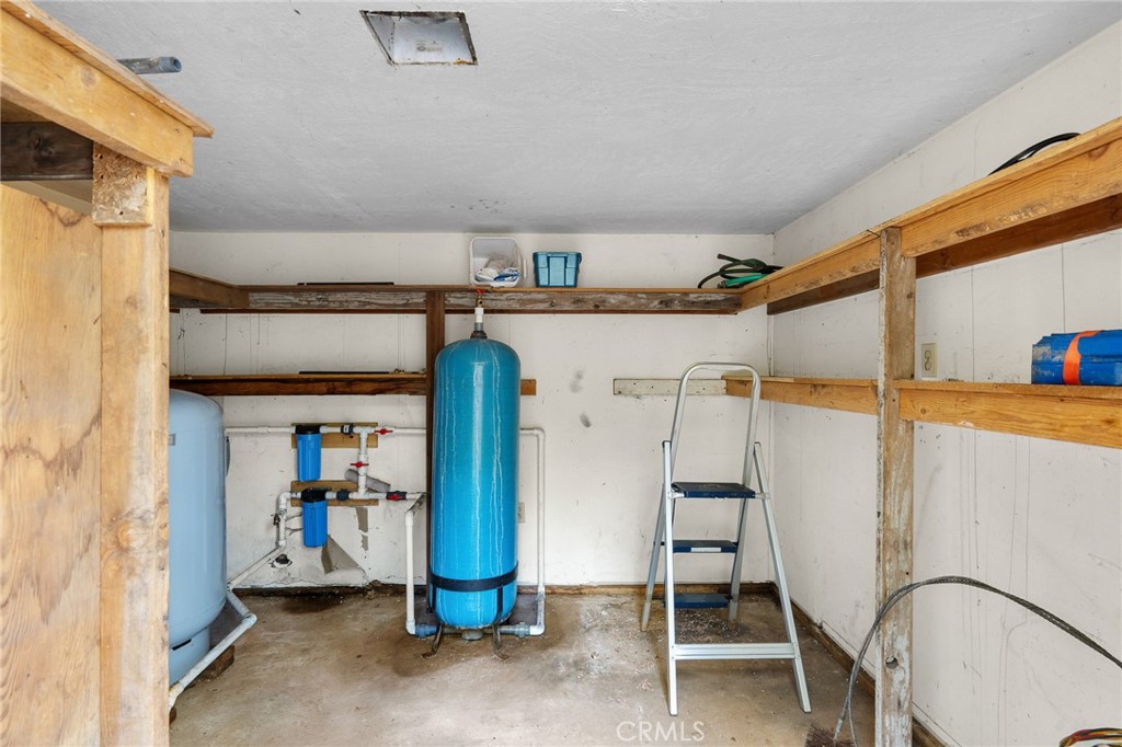 https://media.crmls.org/medias/819a6f3c-41c1-4383-96d0-55b2eeceba1a.jpg?preset=X-Large