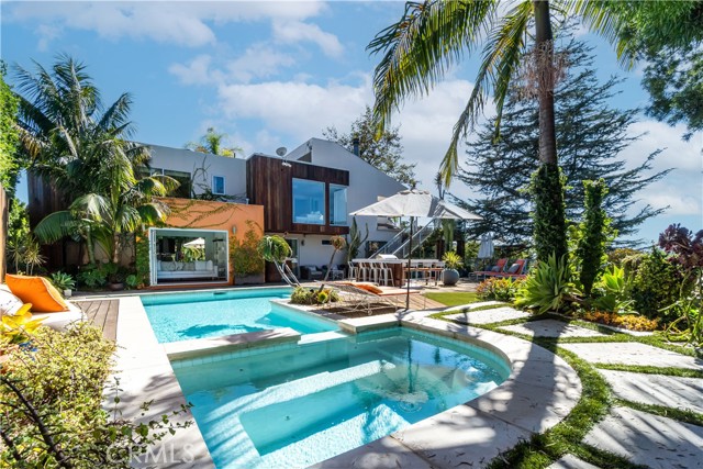 Detail Gallery Image 2 of 31 For 1619 Tower Grove, Beverly Hills,  CA 90210 - 4 Beds | 4/2 Baths