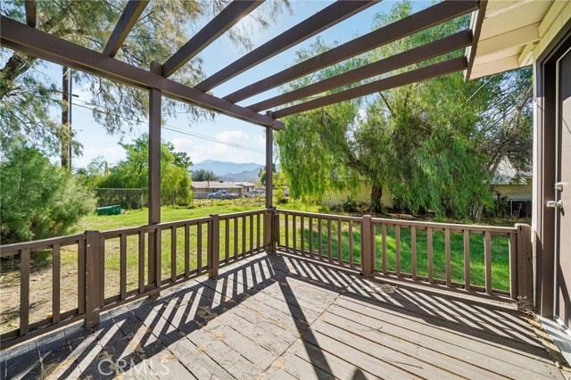 182 N 4 Street, Banning CA: https://media.crmls.org/medias/819acc6b-9df9-46c4-aca2-9c253db1b020.jpg