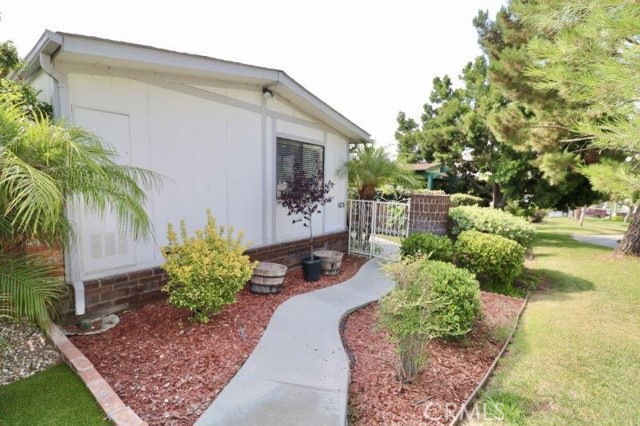 746 Village Lake Mall, Brea CA: https://media.crmls.org/medias/819bfa4d-2147-43cc-9158-44b91ee0a02e.jpg