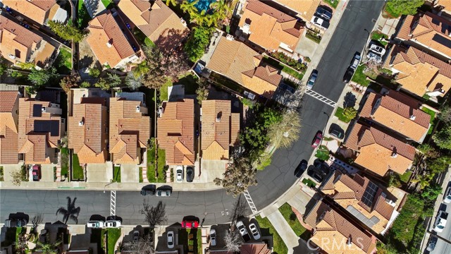 Detail Gallery Image 5 of 56 For 19765 Azure Field Dr, Newhall,  CA 91321 - 3 Beds | 2/1 Baths