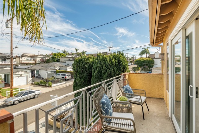 1733 Goodman Avenue, Redondo Beach, California 90278, 3 Bedrooms Bedrooms, ,2 BathroomsBathrooms,Residential,Sold,Goodman,SB22239924