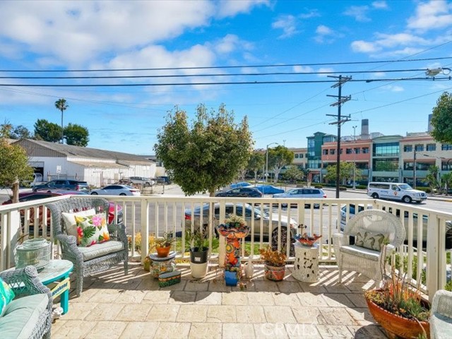 536 Francisca Avenue, Redondo Beach, California 90277, 2 Bedrooms Bedrooms, ,3 BathroomsBathrooms,Residential,Sold,Francisca,SB23154476