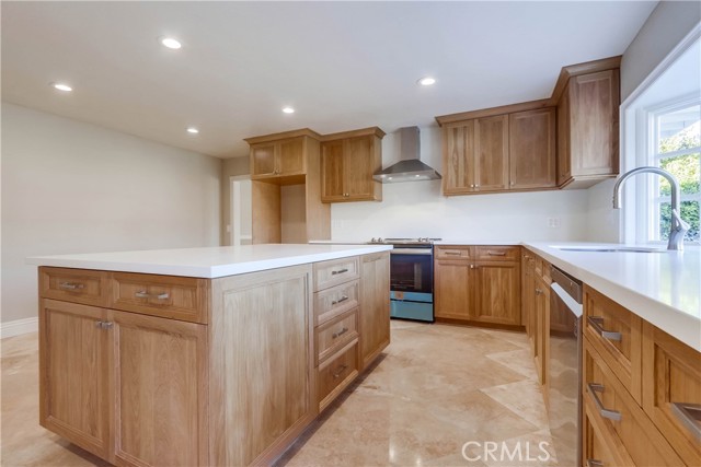 Detail Gallery Image 14 of 45 For 25302 Wilkes Pl, Laguna Hills,  CA 92653 - 5 Beds | 3 Baths