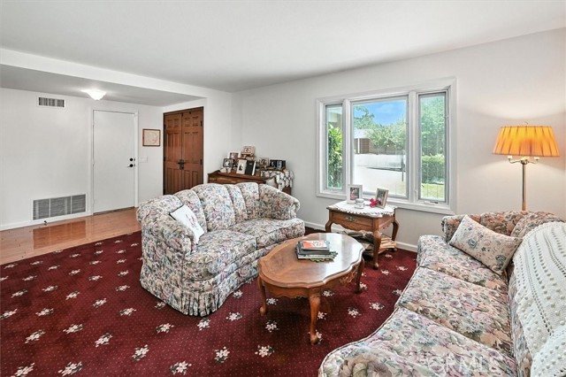 Detail Gallery Image 3 of 32 For 11325 Baird Ave, Porter Ranch,  CA 91326 - 3 Beds | 2 Baths