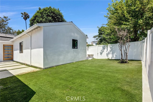 5222 Cedros Avenue, Sherman Oaks CA: https://media.crmls.org/medias/819f2197-280f-4c22-890e-6797241494ed.jpg