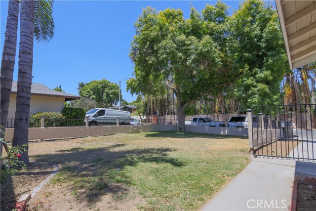 8358 Verbena Drive, Riverside CA: https://media.crmls.org/medias/819fba12-1d28-4e76-9873-4ca97d4c8bf6.jpg