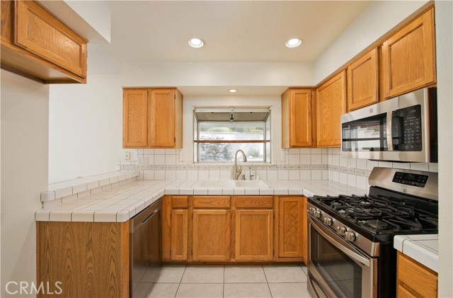 Detail Gallery Image 7 of 39 For 9788 Balaton St, Rancho Cucamonga,  CA 91737 - 4 Beds | 2/1 Baths
