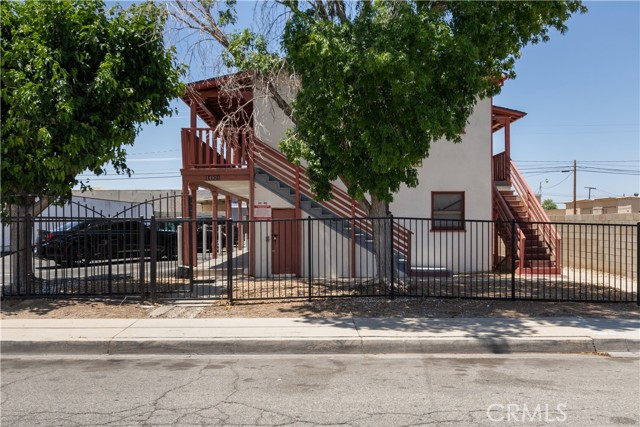 Detail Gallery Image 3 of 33 For 44921 Trevor, Lancaster,  CA 93534 - – Beds | – Baths