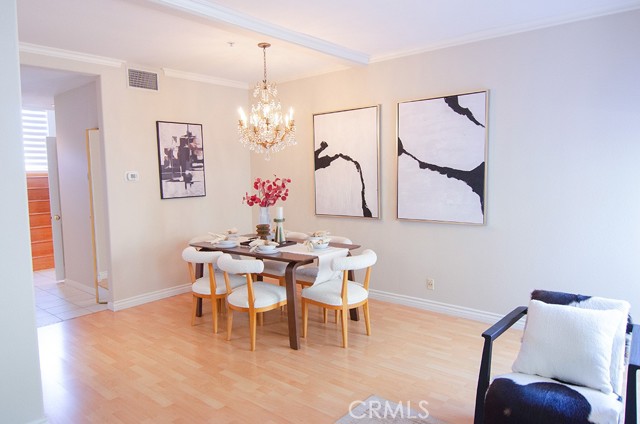 Detail Gallery Image 9 of 35 For 240 S Mentor #2,  Pasadena,  CA 91106 - 2 Beds | 2/1 Baths