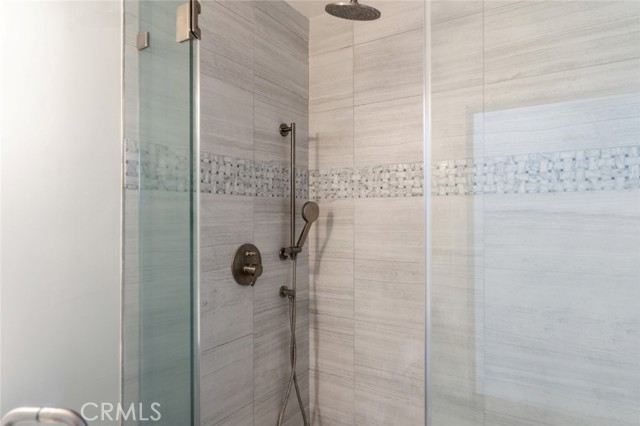 Detail Gallery Image 22 of 54 For 6015 Laurelgrove, North Hollywood,  CA 91606 - 5 Beds | 5 Baths