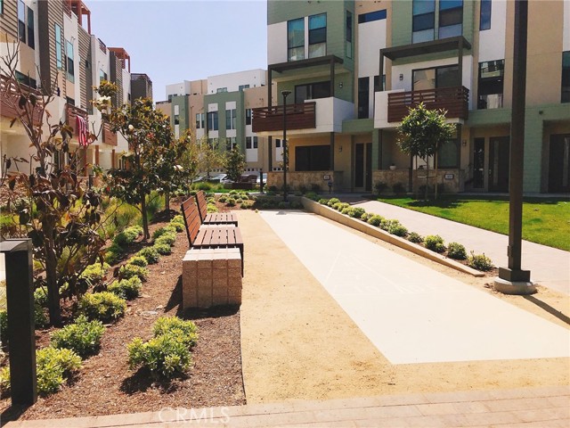 Detail Gallery Image 11 of 13 For 689 Doheny St, Costa Mesa,  CA 92627 - 3 Beds | 2/2 Baths