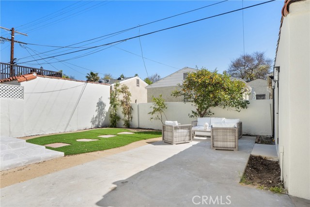 3924 Dublin Avenue, Los Angeles CA: https://media.crmls.org/medias/81a1d795-3b2c-4337-b29f-e03abde70887.jpg