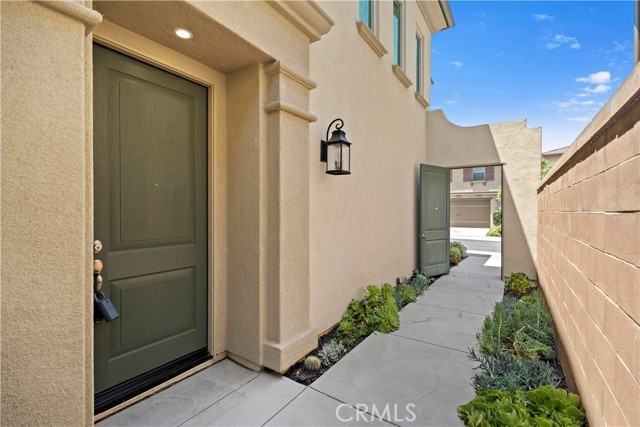 206 Phoebe, Irvine CA: https://media.crmls.org/medias/81a1fd2f-342a-47d3-89a7-1576d6e77c96.jpg