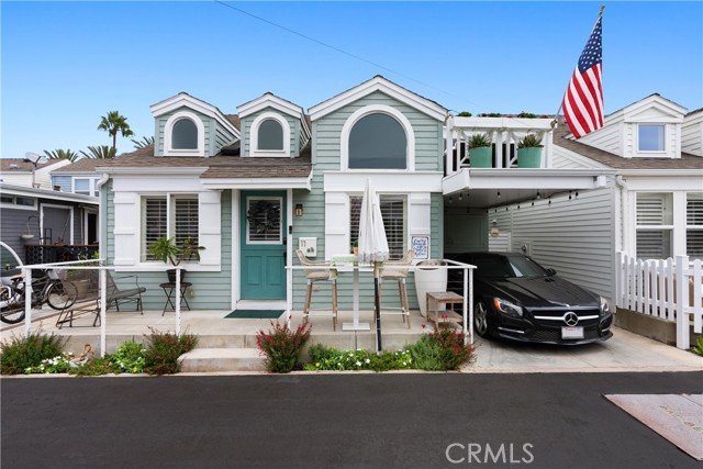 Detail Gallery Image 1 of 34 For 11 Bolivar St, Newport Beach,  CA 92663 - 2 Beds | 2 Baths