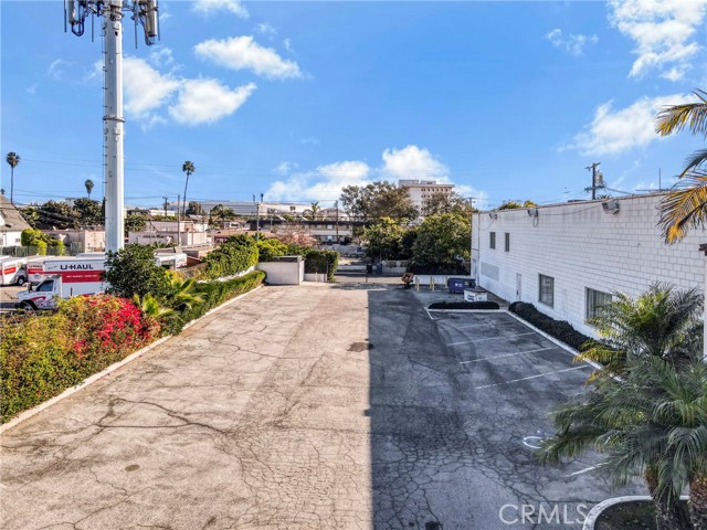 994 South La Brea Avenue, Inglewood, California 90301, ,Commercial Lease,For Rent,994 South La Brea Avenue,CRSB25022780