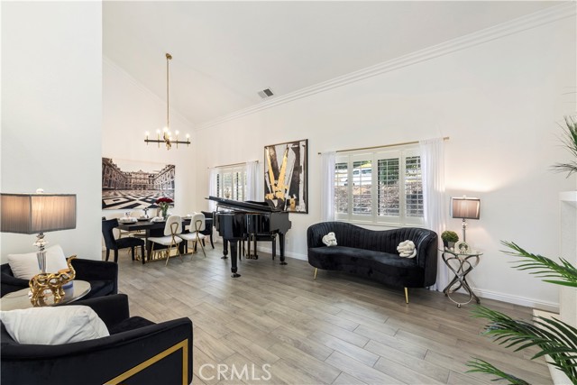 Detail Gallery Image 7 of 24 For 14272 Laurel Dr, Riverside,  CA 92503 - 3 Beds | 2/1 Baths