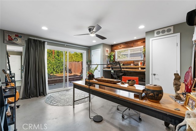 Detail Gallery Image 18 of 56 For 4835 Almidor Ave, Woodland Hills,  CA 91364 - 5 Beds | 3 Baths