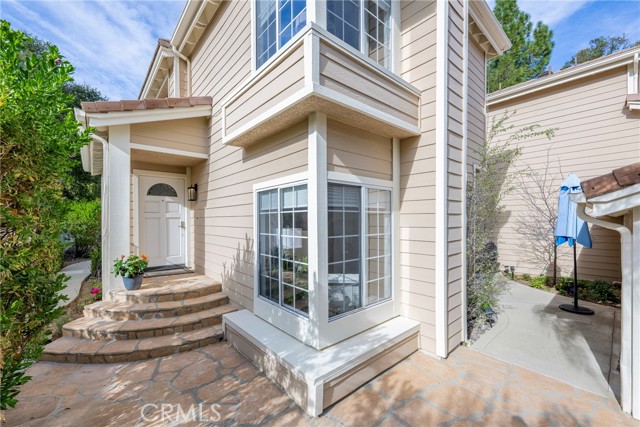 939 Blue Mountain, Westlake Village CA: https://media.crmls.org/medias/81a3f9d6-ae2c-4fb7-acf3-eeab22f5fe70.jpg