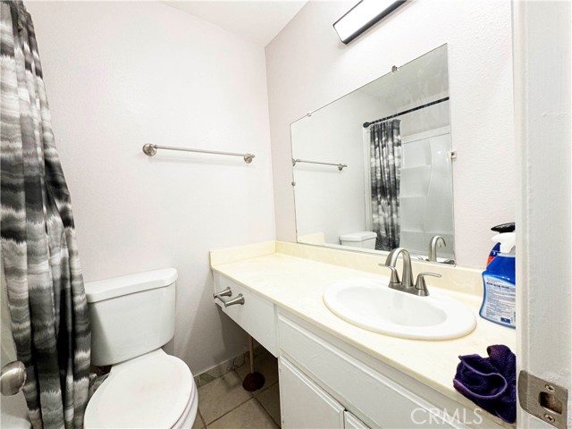 Detail Gallery Image 7 of 14 For 25180 5th Ave, San Bernardino,  CA 92410 - 2 Beds | 2/1 Baths