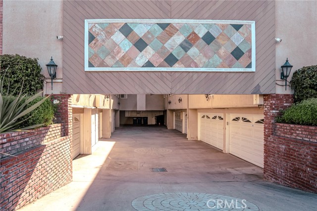 Detail Gallery Image 22 of 24 For 14144 Burbank Bld #2,  Sherman Oaks,  CA 91401 - 2 Beds | 2/1 Baths