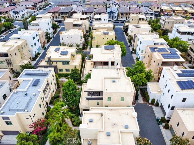 320 Magnet, Irvine CA: https://media.crmls.org/medias/81a5acd9-8cd9-4bad-abe9-98c7f8369360.jpg