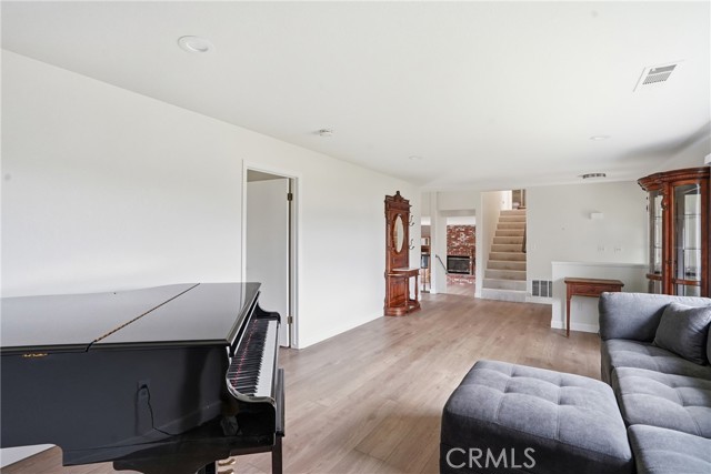 Detail Gallery Image 5 of 39 For 928 Sunrise, Santa Maria,  CA 93455 - 4 Beds | 3 Baths